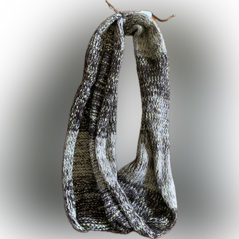 Knit wool infinity scarf with gold metallic accent